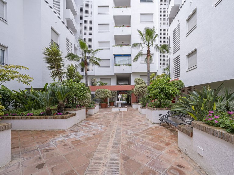 Apartment for Sale in Puerto Banús, Malaga 21