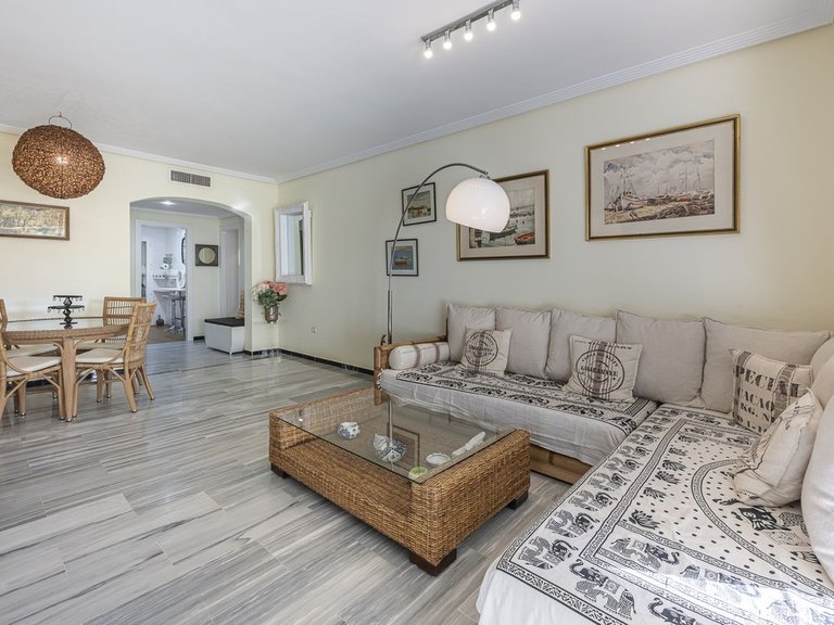 Apartment for Sale in Puerto Banús, Malaga 8