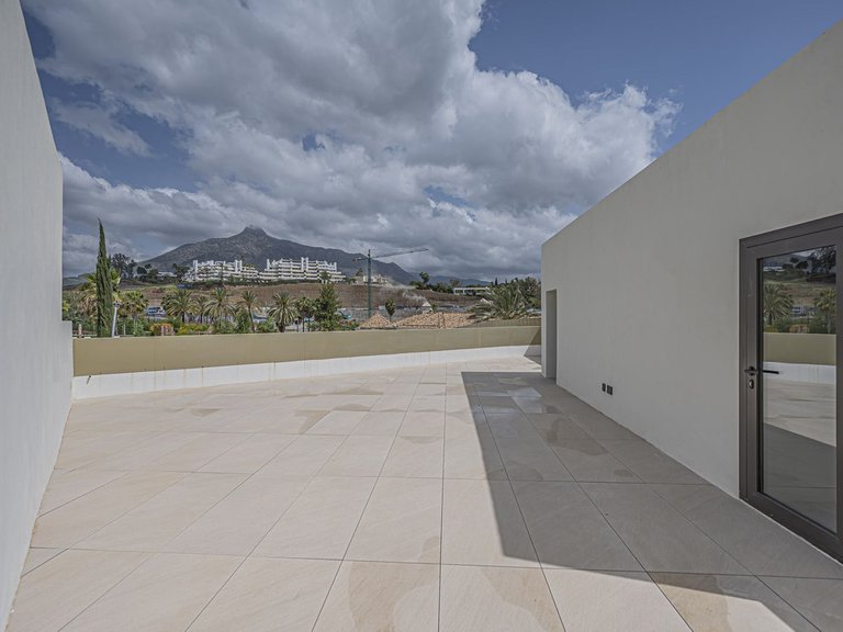 Apartment for Sale in The Golden Mile, Malaga 13