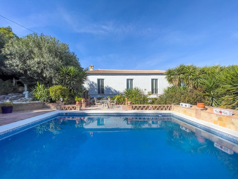Villa for Sale in Coín, Malaga 1