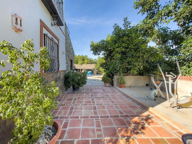 Villa for Sale in Coín, Malaga 41