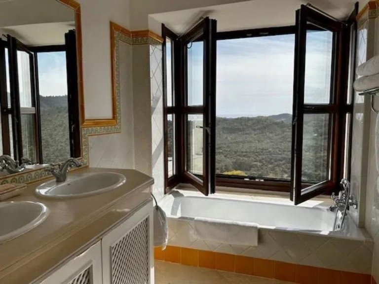 Villa for Sale in Benahavís, Malaga 9