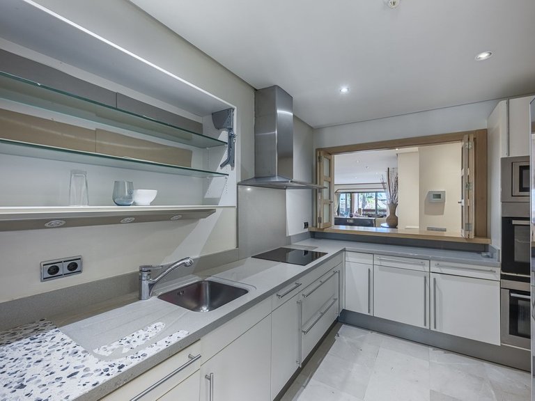 Apartment for Sale in Marbella, Malaga 15