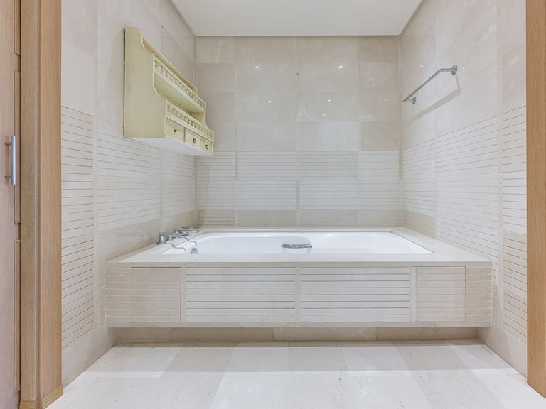 Apartment for Sale in Marbella, Malaga 23