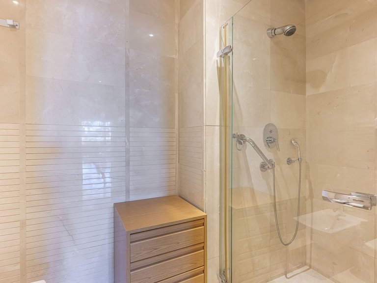 Apartment for Sale in Marbella, Malaga 25
