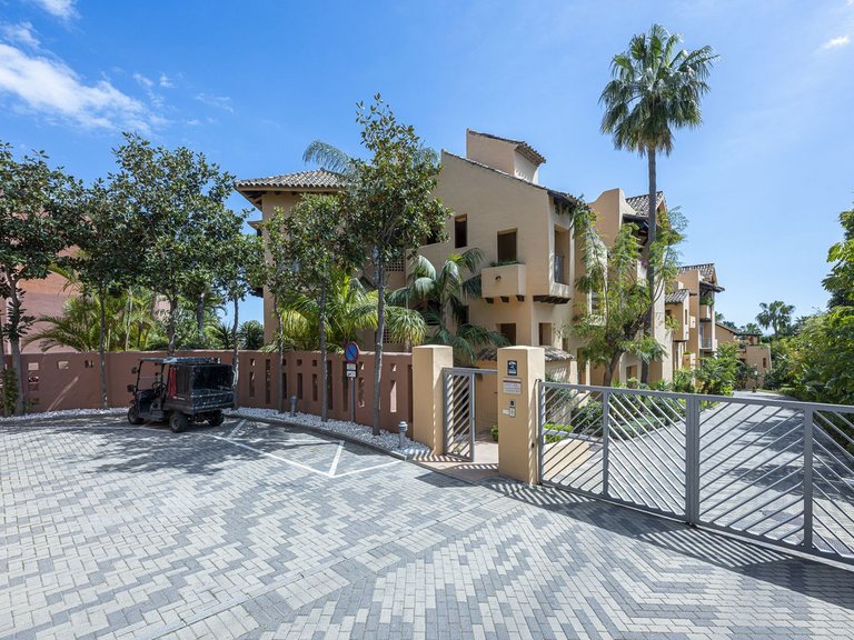 Apartment for Sale in Marbella, Malaga 35