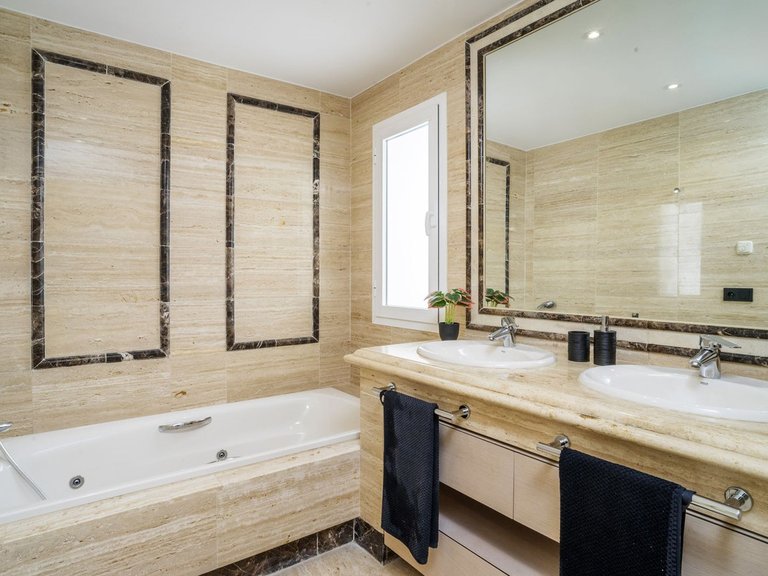 Apartment for Sale in Marbella, Malaga 14