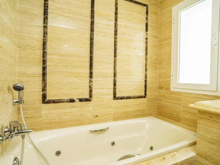 Apartment for Sale in Marbella, Malaga 15