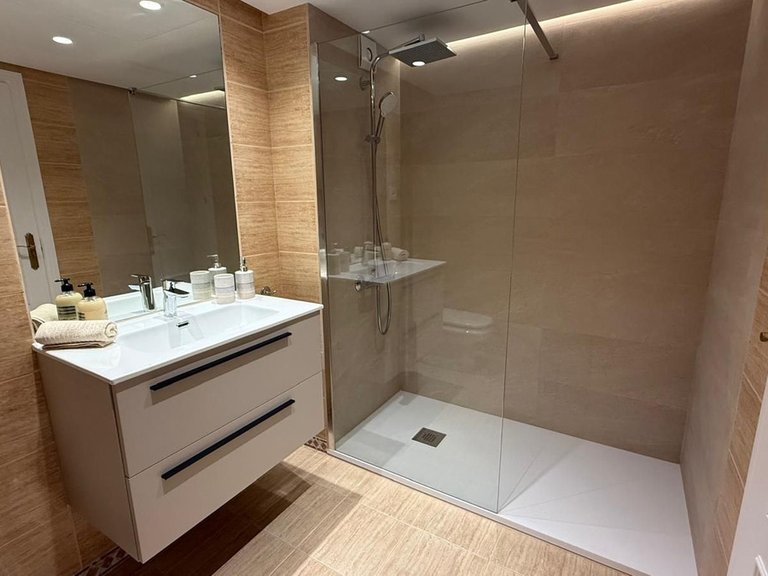 Apartment for Sale in Nueva Andalucía, Malaga 16
