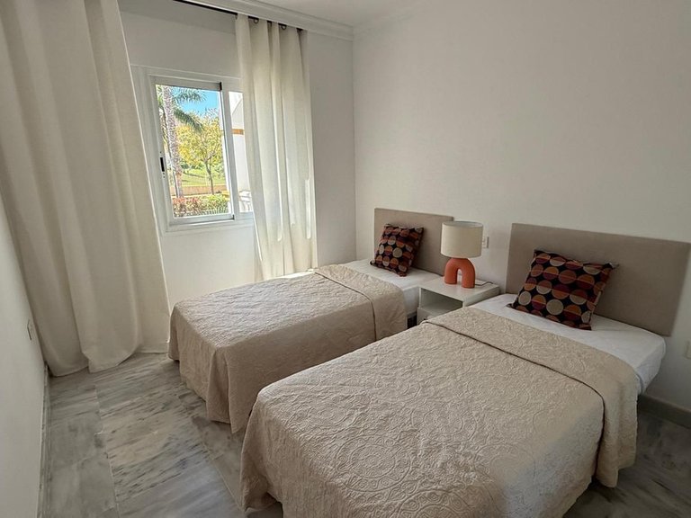 Apartment for Sale in Nueva Andalucía, Malaga 18