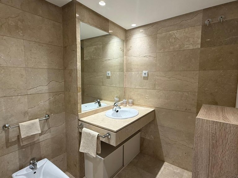 Apartment for Sale in Nueva Andalucía, Malaga 19