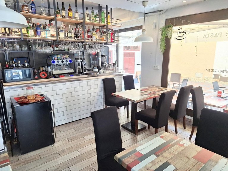 Commercial for Sale in Los Boliches, Malaga 5