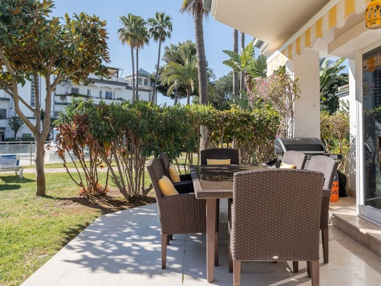 Villa for Sale in New Golden Mile, Malaga 14