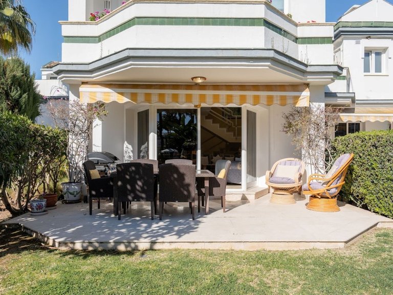 Villa for Sale in New Golden Mile, Malaga 16