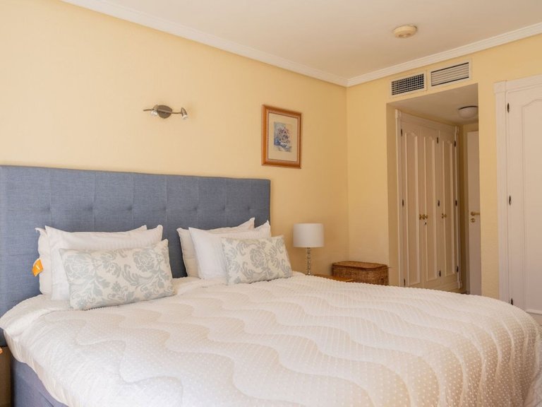 Villa for Sale in New Golden Mile, Malaga 18