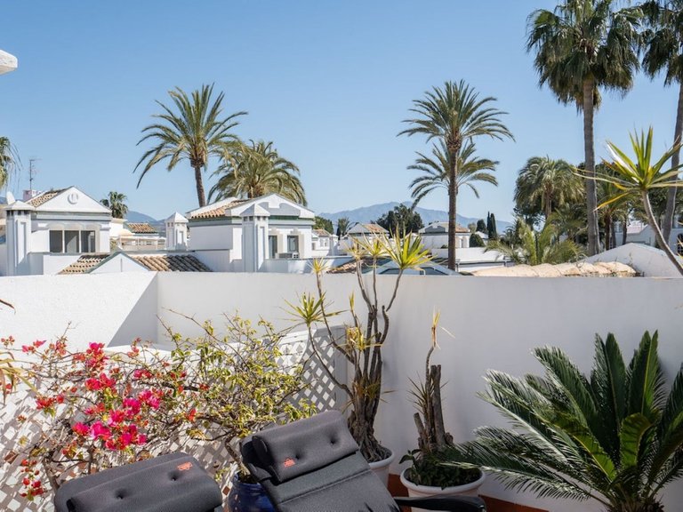 Villa for Sale in New Golden Mile, Malaga 21