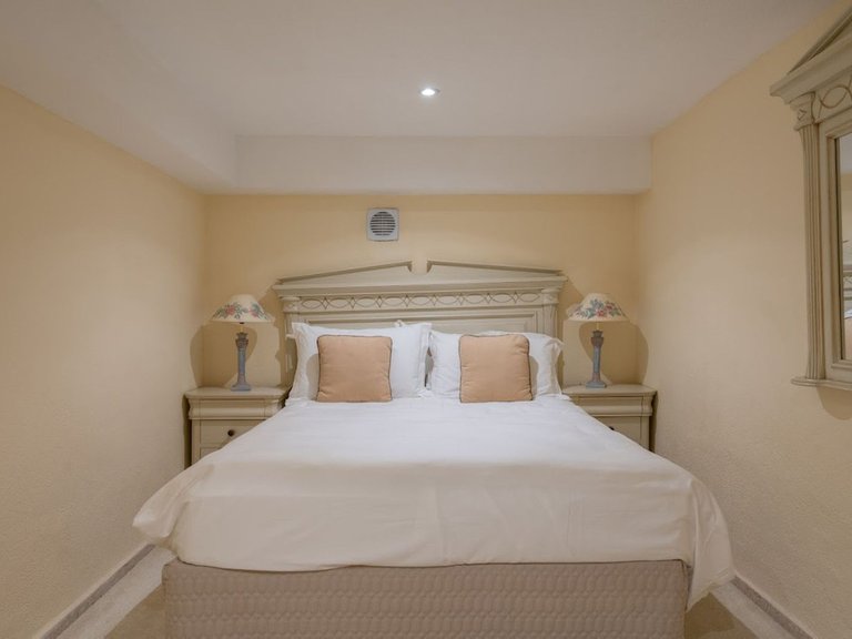 Villa for Sale in New Golden Mile, Malaga 27