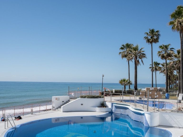 Villa for Sale in New Golden Mile, Malaga 3