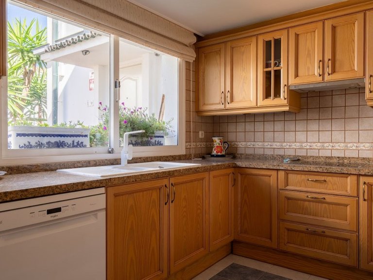 Villa for Sale in New Golden Mile, Malaga 30