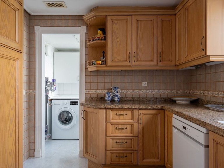 Villa for Sale in New Golden Mile, Malaga 31