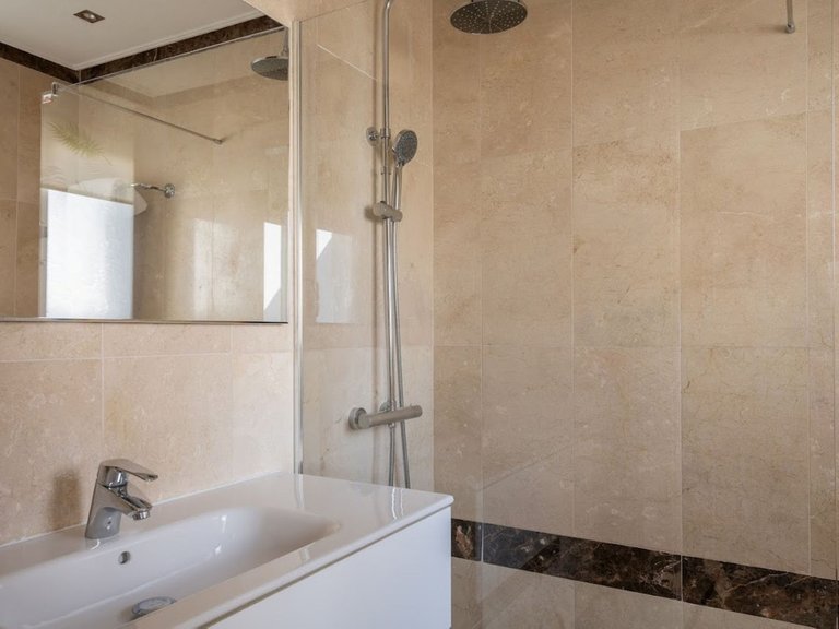 Villa for Sale in New Golden Mile, Malaga 34