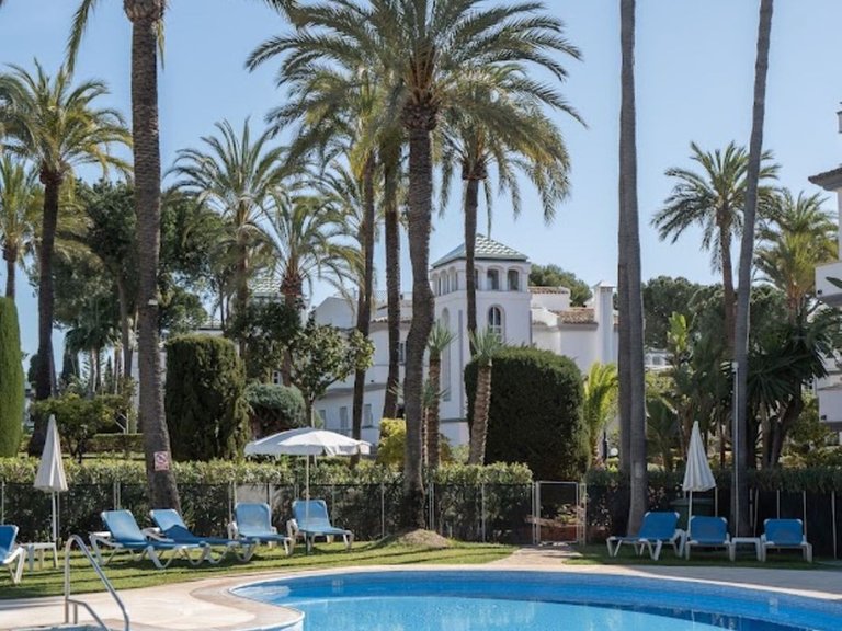 Villa for Sale in New Golden Mile, Malaga 37
