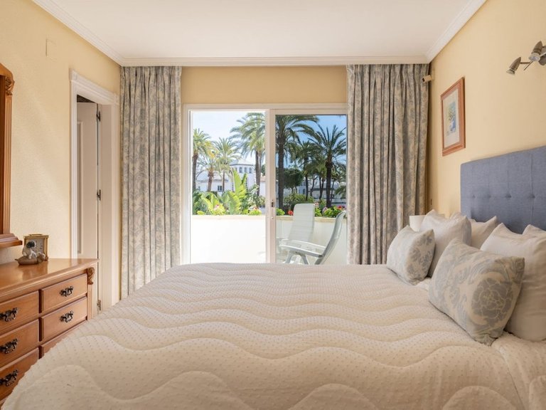 Villa for Sale in New Golden Mile, Malaga 6
