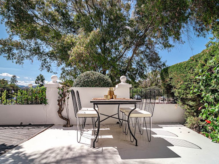 Apartment for Sale in Nueva Andalucía, Malaga 25