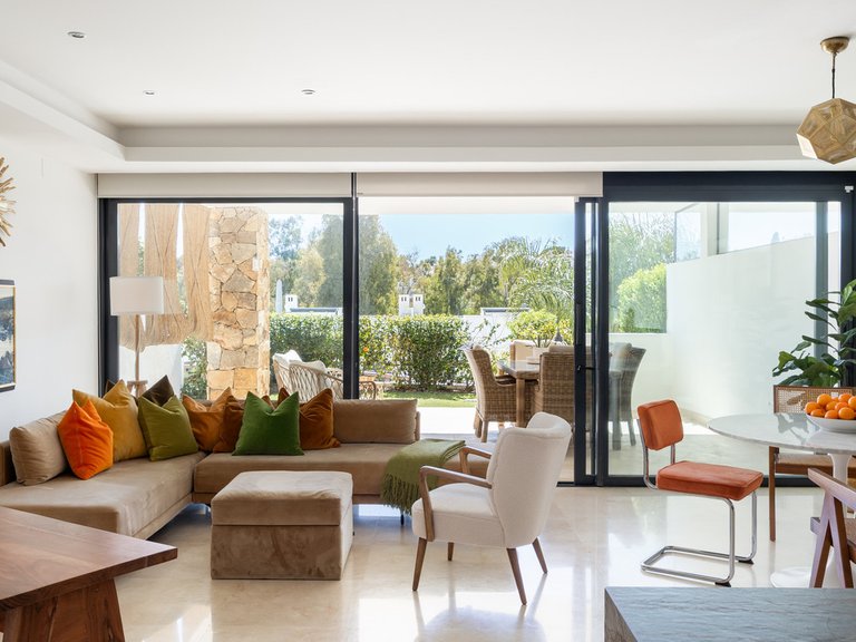 Villa for Sale in The Golden Mile, Malaga 1
