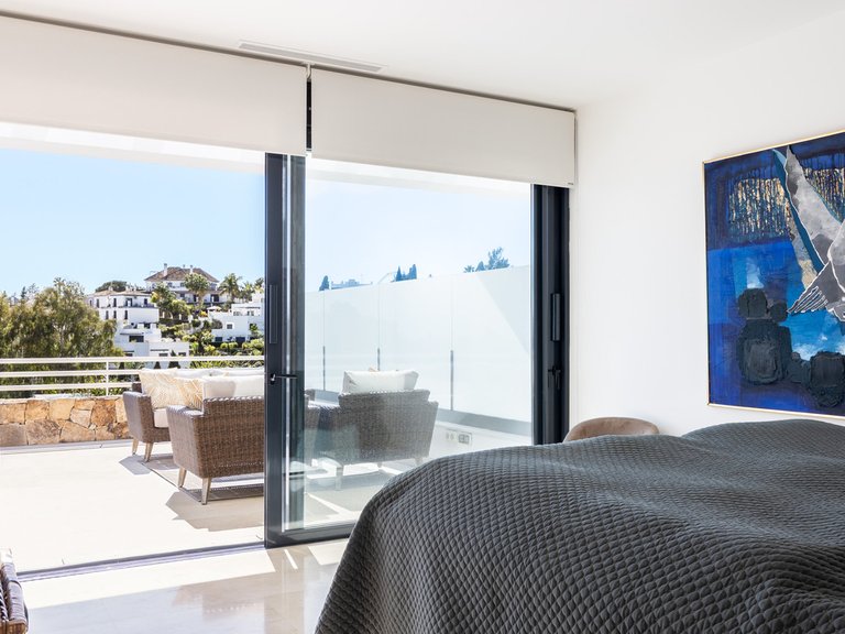 Villa for Sale in The Golden Mile, Malaga 11
