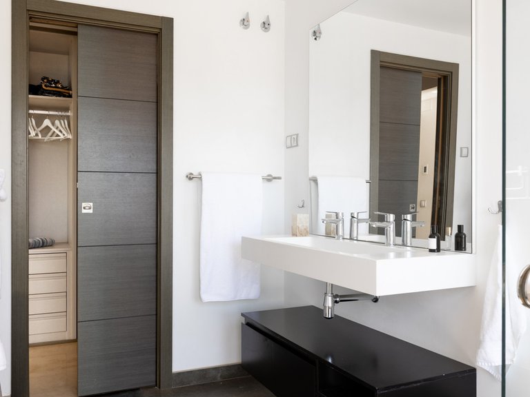 Villa for Sale in The Golden Mile, Malaga 15