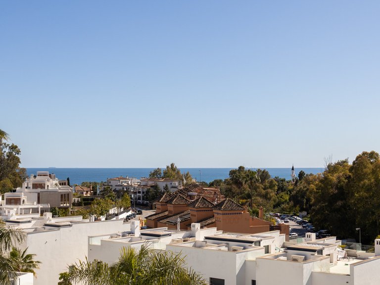 Villa for Sale in The Golden Mile, Malaga 23