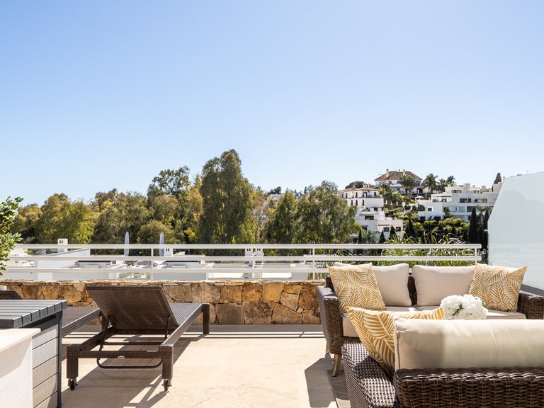 Villa for Sale in The Golden Mile, Malaga 24