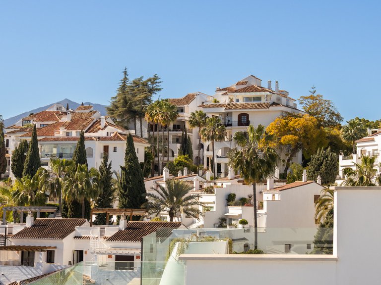 Villa for Sale in The Golden Mile, Malaga 26