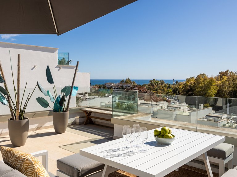 Villa for Sale in The Golden Mile, Malaga 3