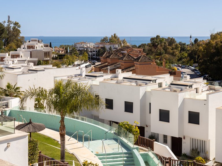 Villa for Sale in The Golden Mile, Malaga 35
