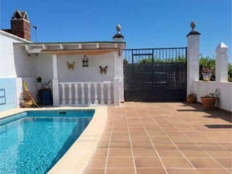 Villa for Sale in Las Brisas, Malaga 1
