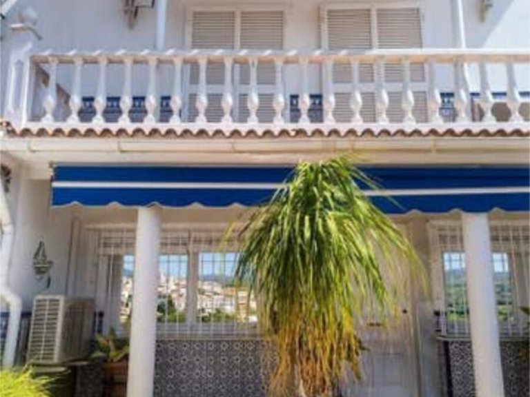 Villa for Sale in Las Brisas, Malaga 8