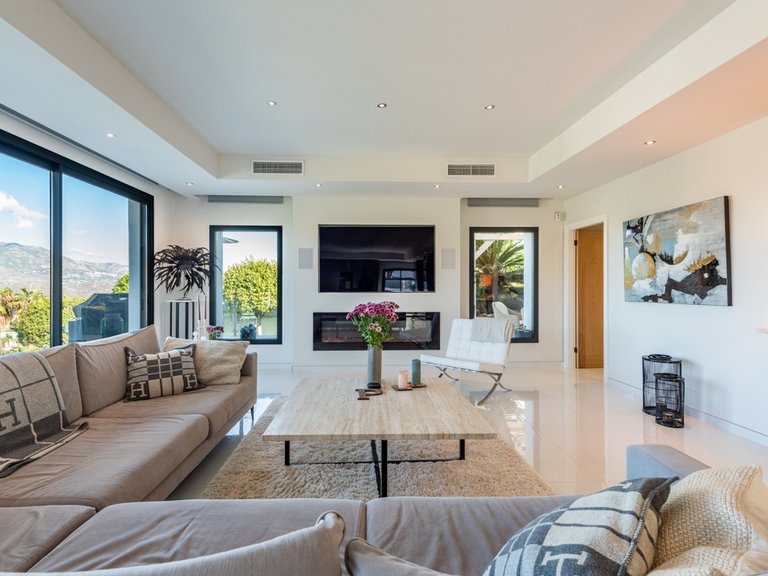 Villa for Sale in La Cala Golf, Malaga 8