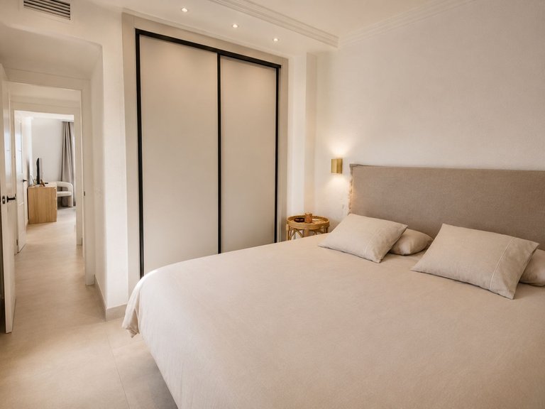 Apartment for Sale in The Golden Mile, Malaga 15