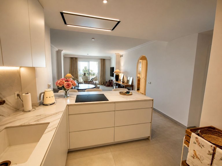 Apartment for Sale in The Golden Mile, Malaga 3