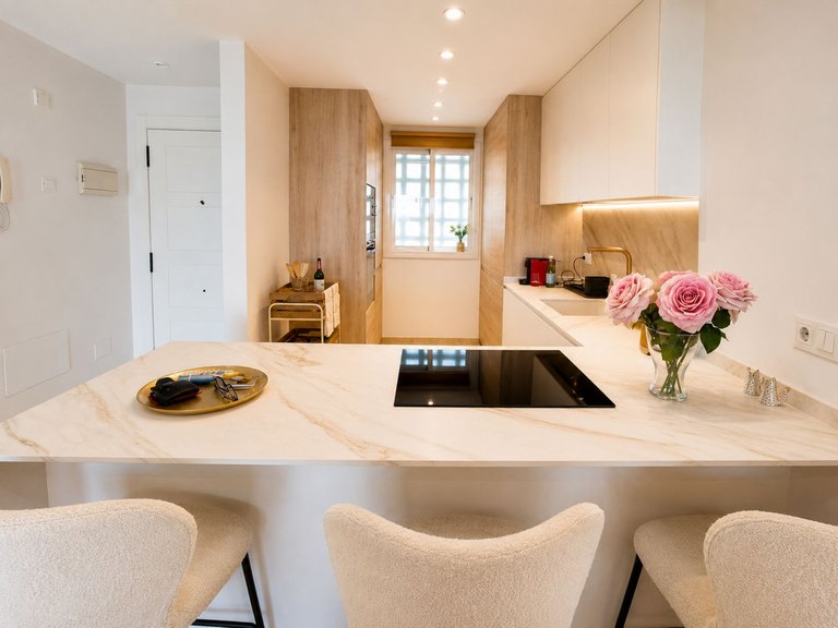 Apartment for Sale in The Golden Mile, Malaga 7