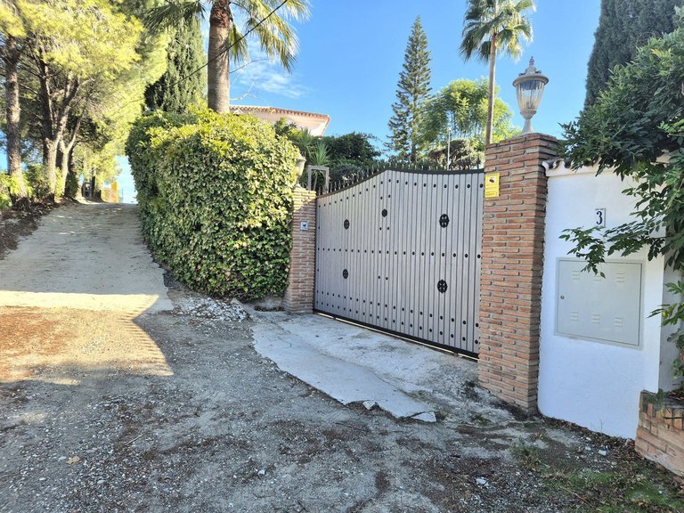 Villa for Sale in Coín, Malaga 3