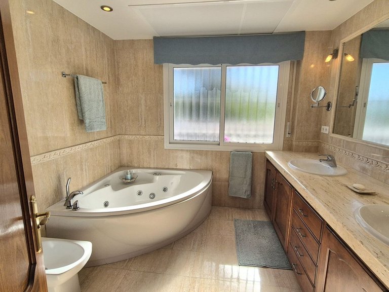 Villa for Sale in Coín, Malaga 36