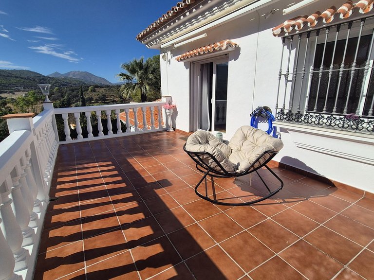 Villa for Sale in Coín, Malaga 40
