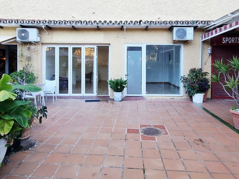 Commercial for Sale in Marbesa, Malaga 1