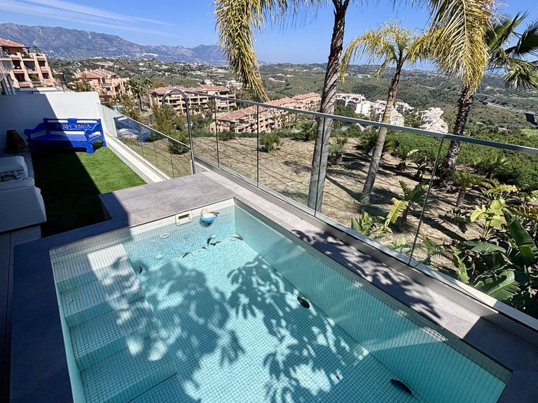 Apartment for Sale in Calanova Golf, Malaga 2