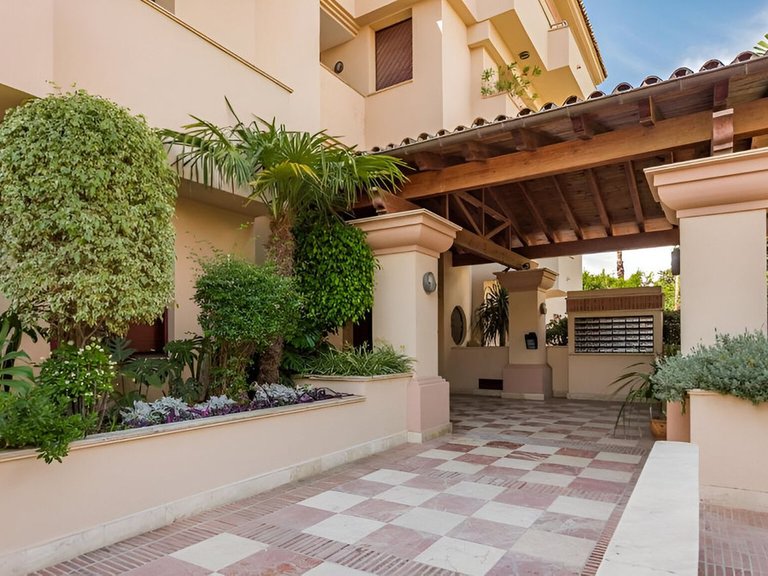 Apartment for Sale in San Pedro De Alcántara, Malaga 40