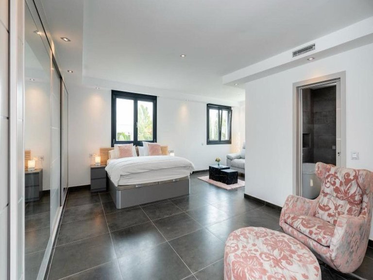 Villa for Sale in Marbella, Malaga 10