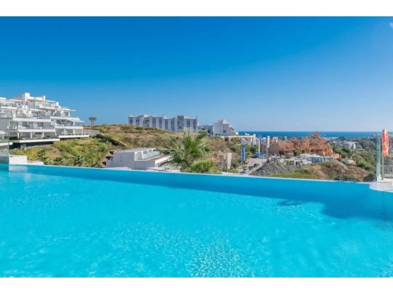 Villa for Sale in Cancelada, Malaga 37